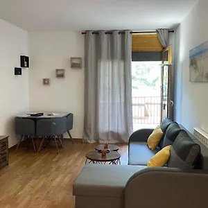 Precioso Cálido Apartamento En Con Terraza Sort